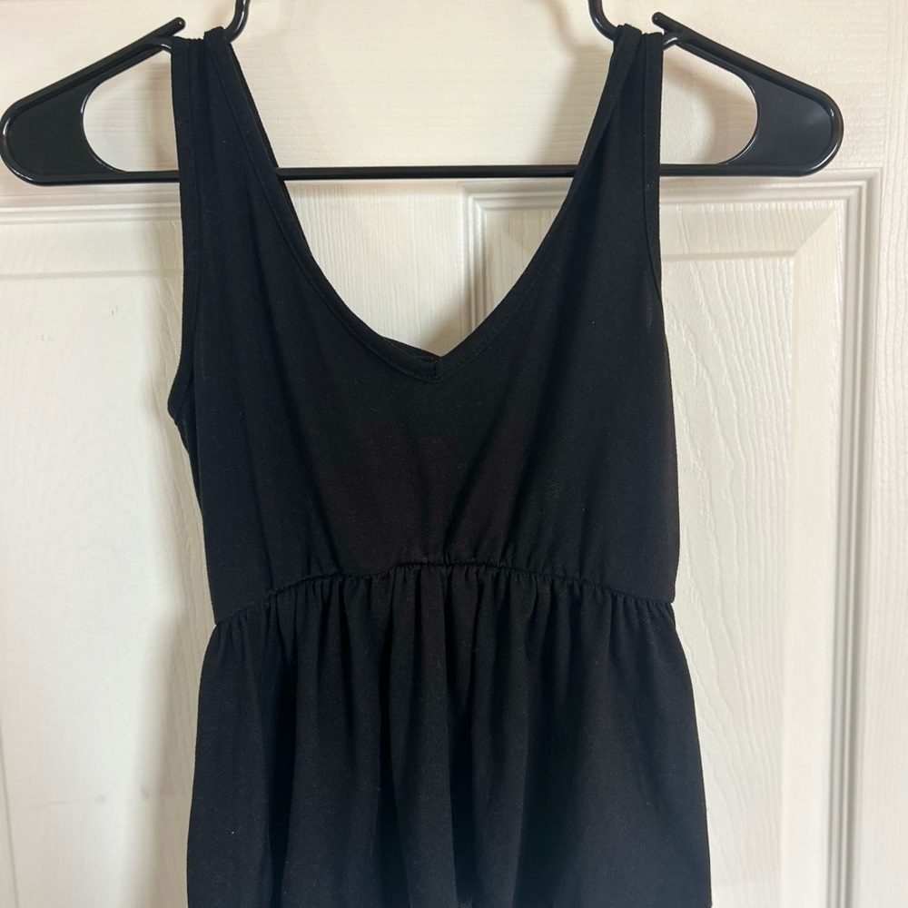 Black Sleeveless V-Neck Top